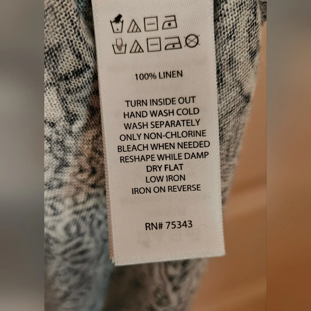 Rachel Zoe 2X Blue and White Paisley 100% Linen V-Neck Tee NWOT - Picture 4 of 5